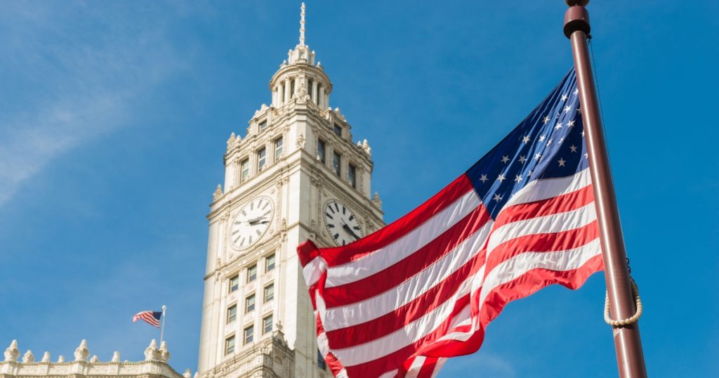 teagul SUA în fața unui turn istoric - blog Exact Travel despre Visa Waiver