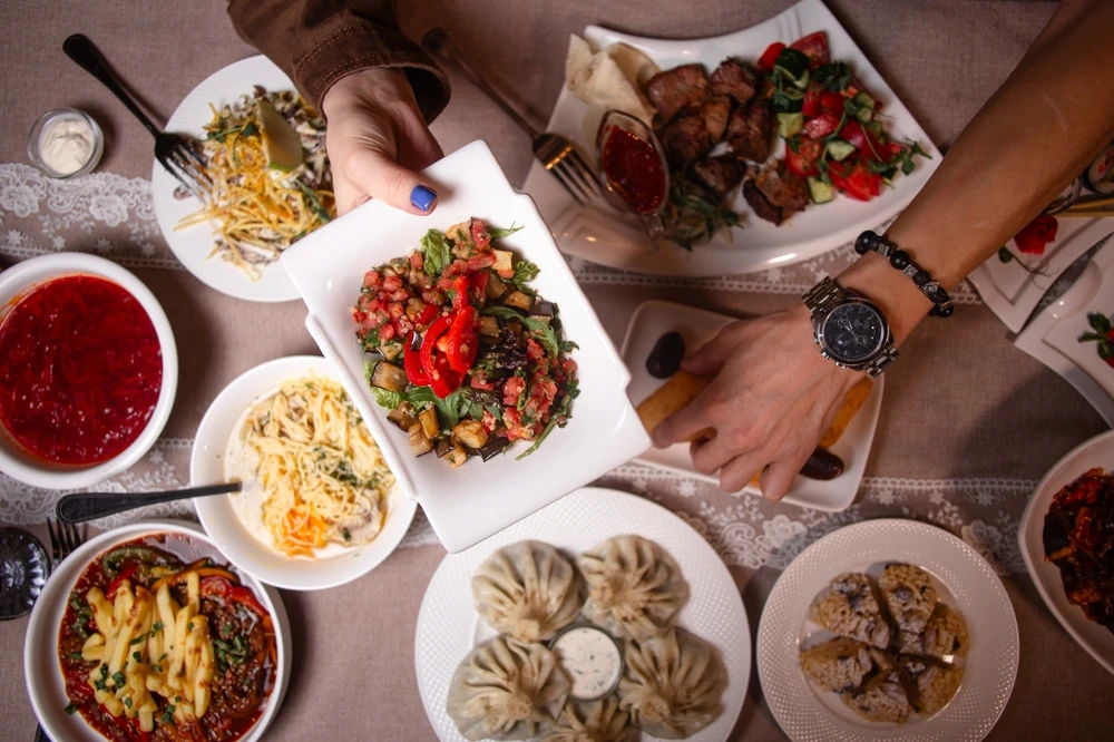 Mâncăruri tradiționale din Uzbekistan pe care merită să le încerci