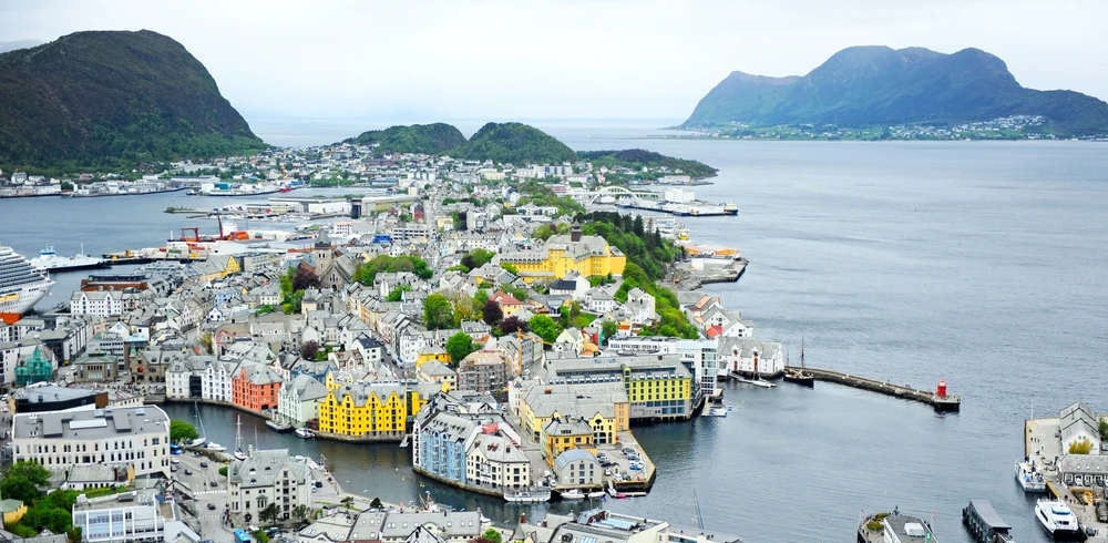 Orase si sate pitoresti norvegiene, escale ale croazierei