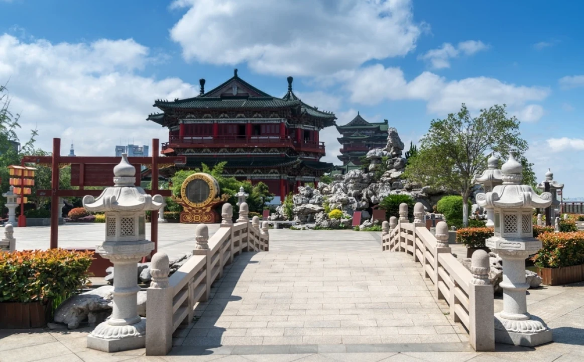 Circuit China + Hong Kong: cum combini tradiționalul cu ultramodernul într-o singură vacanță