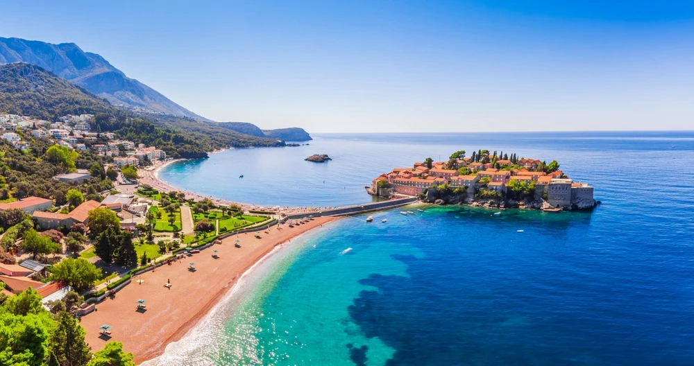 imagine cu insula din Mediterana