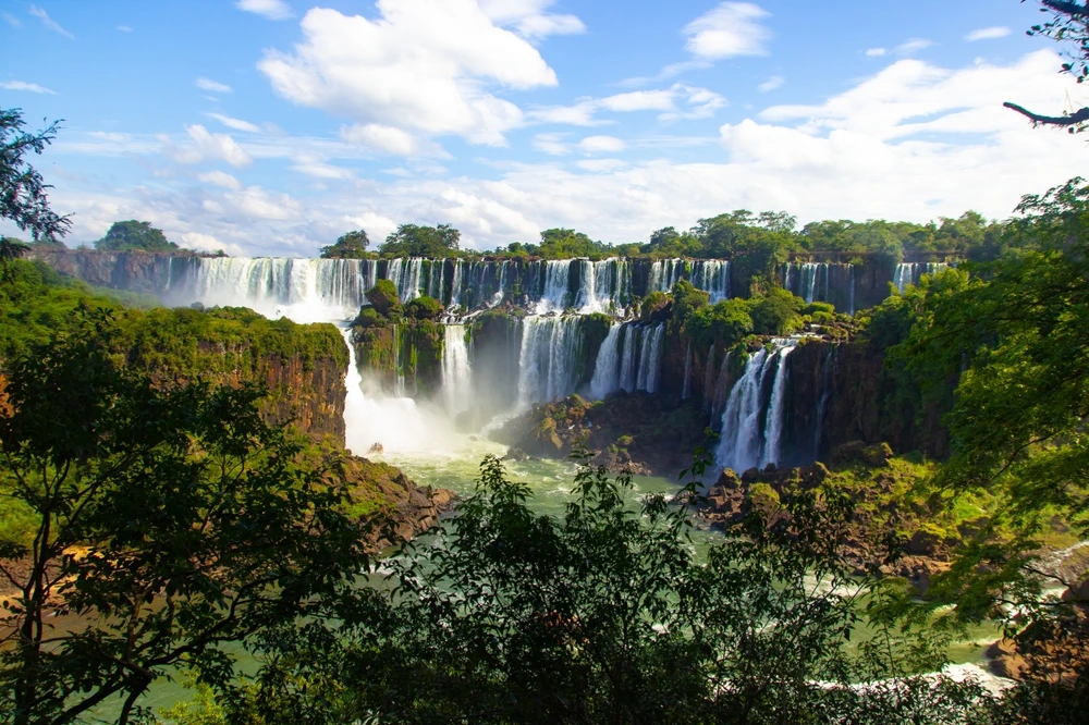 Imagini spectaculoase cu Cascadele Iguazu