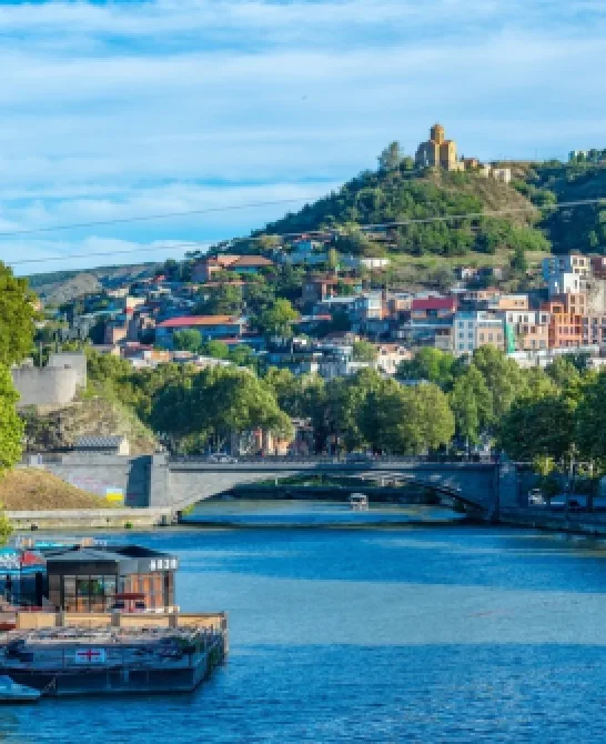 Georgia pentru prima dată: atracții turistice de neratat într-un circuit complet 