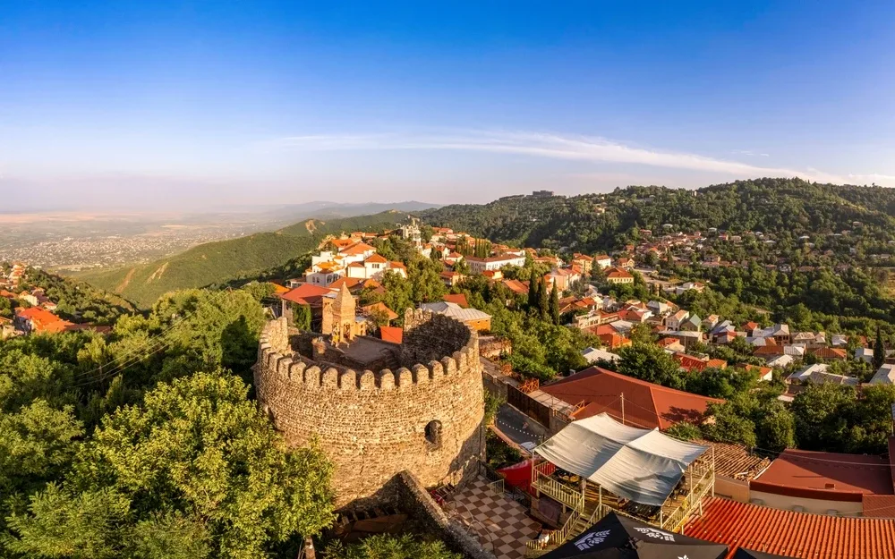 imagine panoramica orasul Kakheti din Georgia