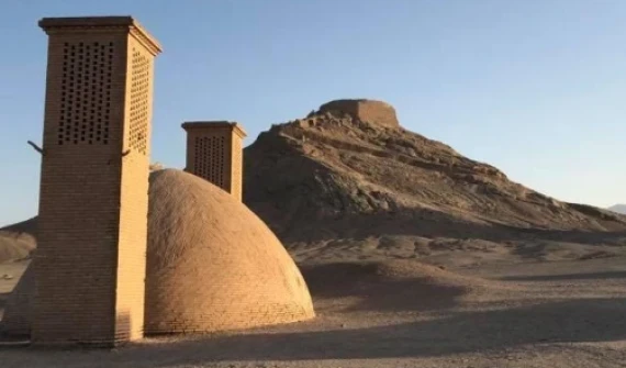 Iran: o poveste de iubire. Lumina zeilor vechi