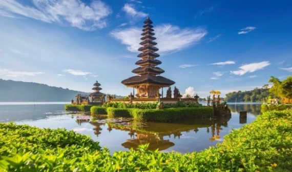 Circuit cu însoțitor în Malaezia, Bali și Singapore