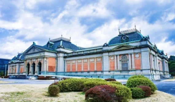 Cum să te bucuri de arta și arhitectura japoneză într-un circuit în Japonia?