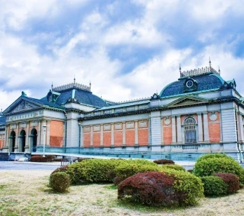 Cum să te bucuri de arta și arhitectura japoneză într-un circuit în Japonia?