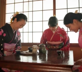10 tradiții japoneze fascinante pe care trebuie să le descoperi în timpul unui sejur în Japonia